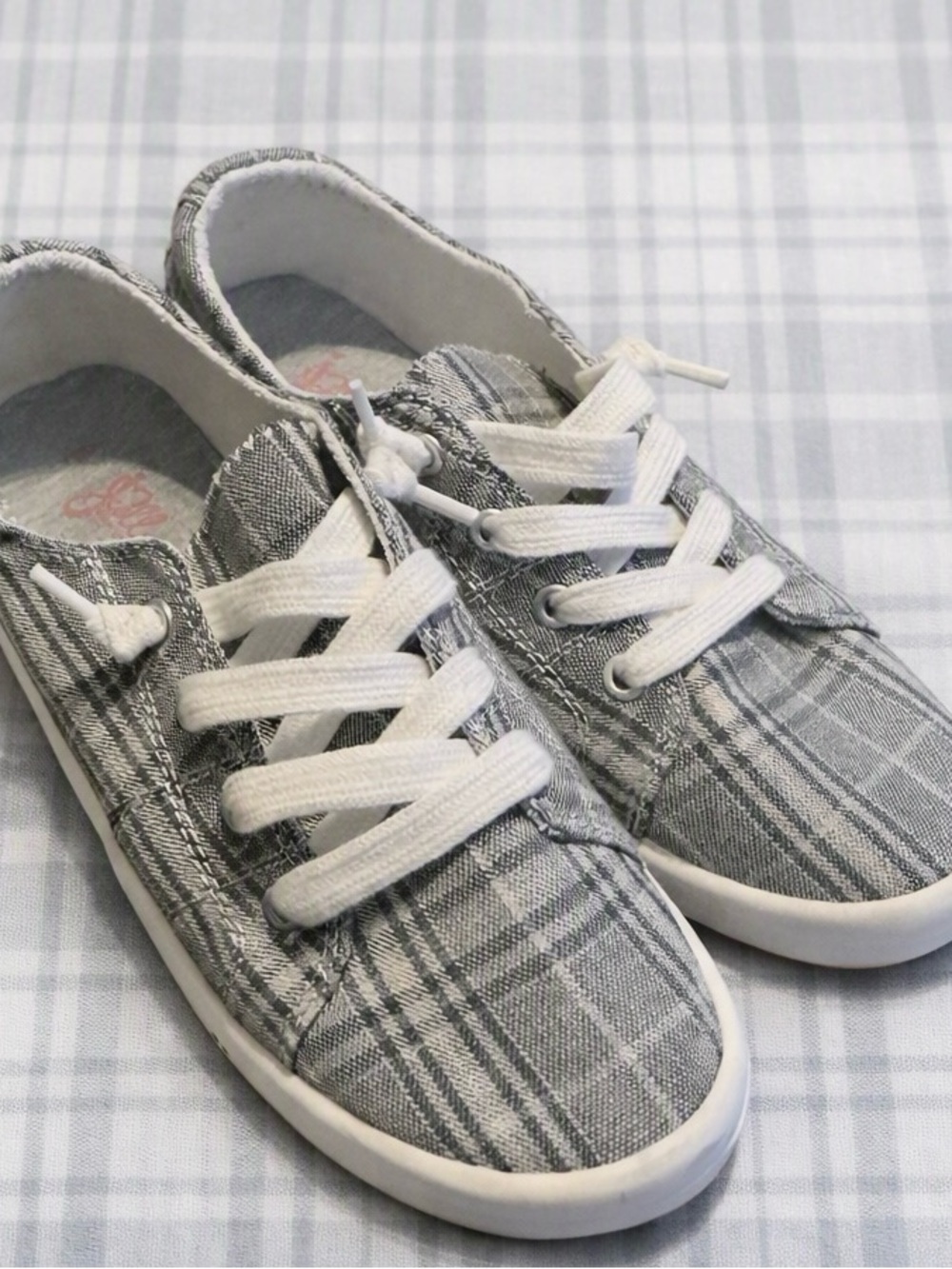 Jellypop Dallas Gray Plaid Slip-On Shoes Women’s 9
